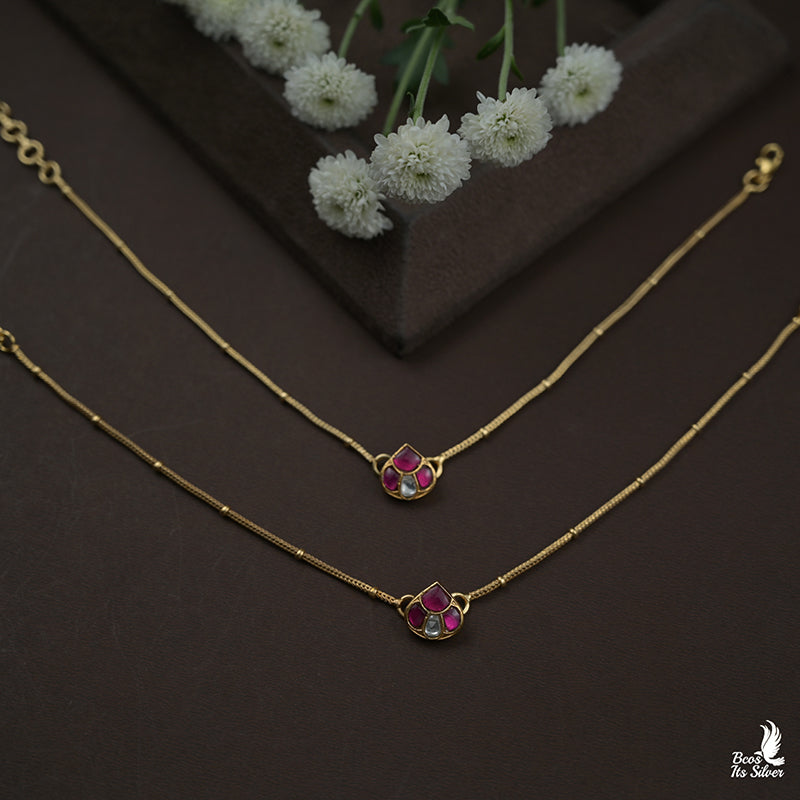 Gold Pleated Kundan Anklet - 8407