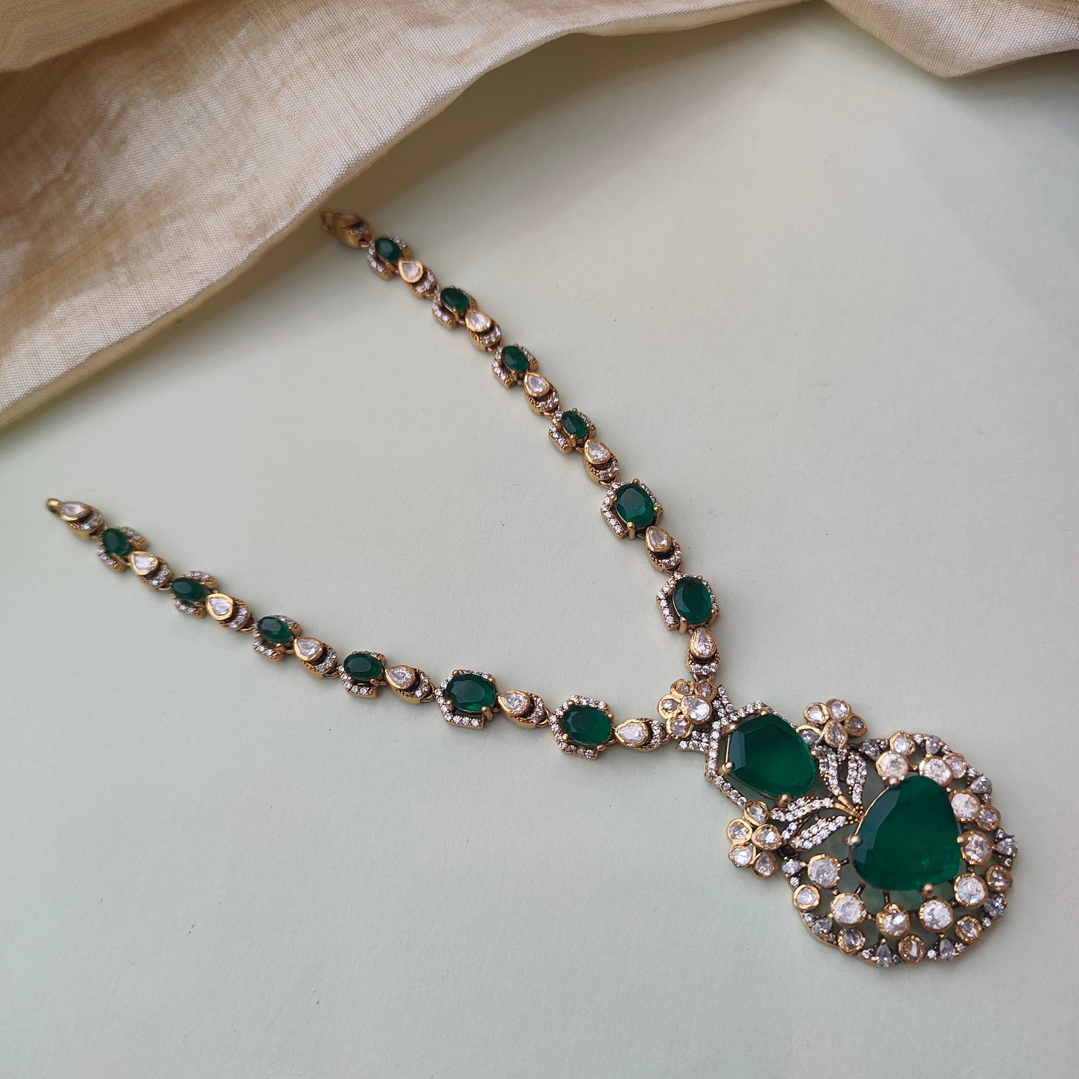 925 Silver Victorian Emerald Choker With Earrings -0164