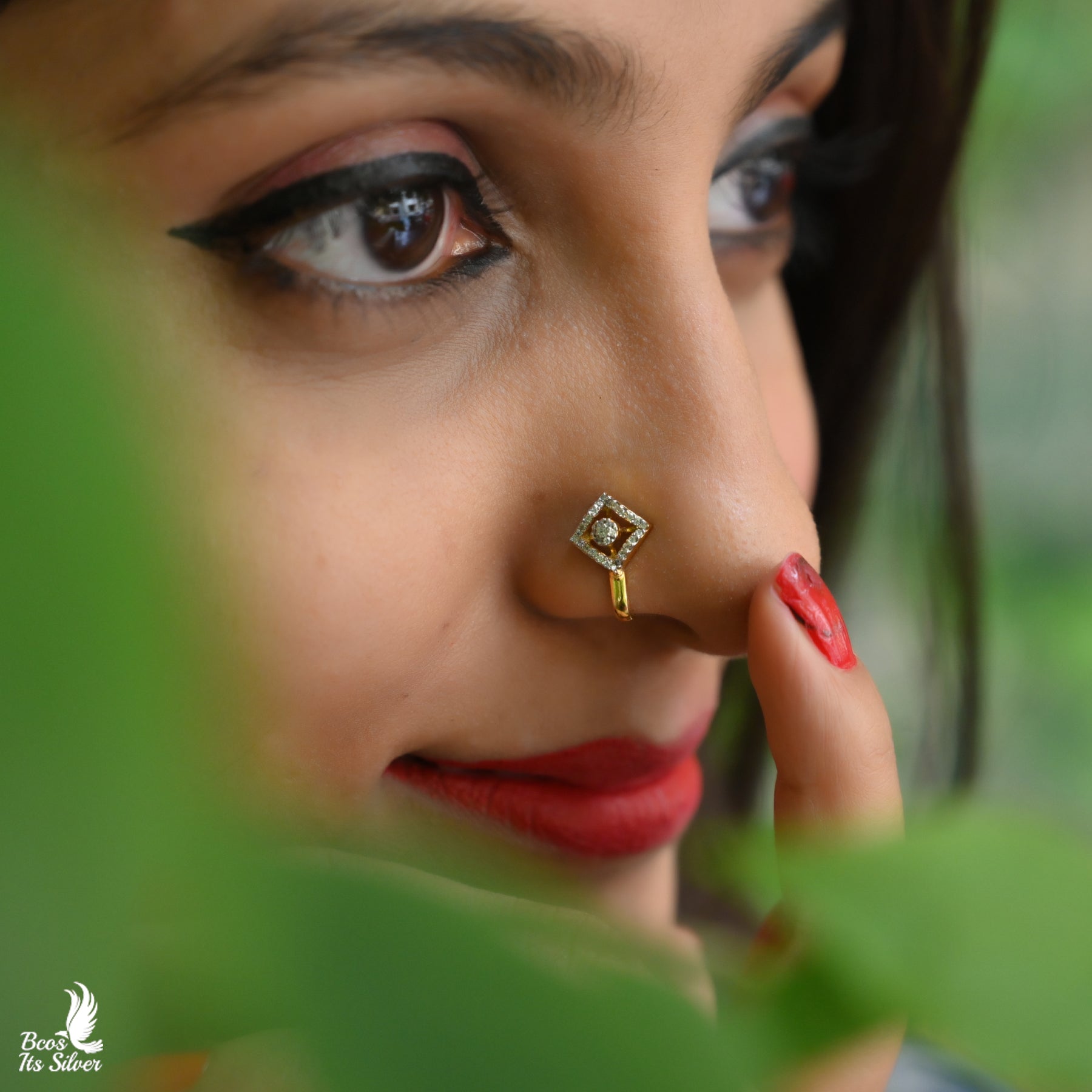 Theia Javle nosepin Press type