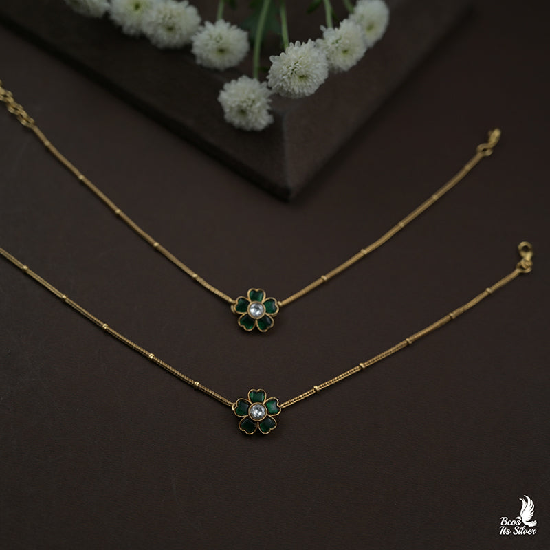 Gold Pleated Kundan Anklet - 8414