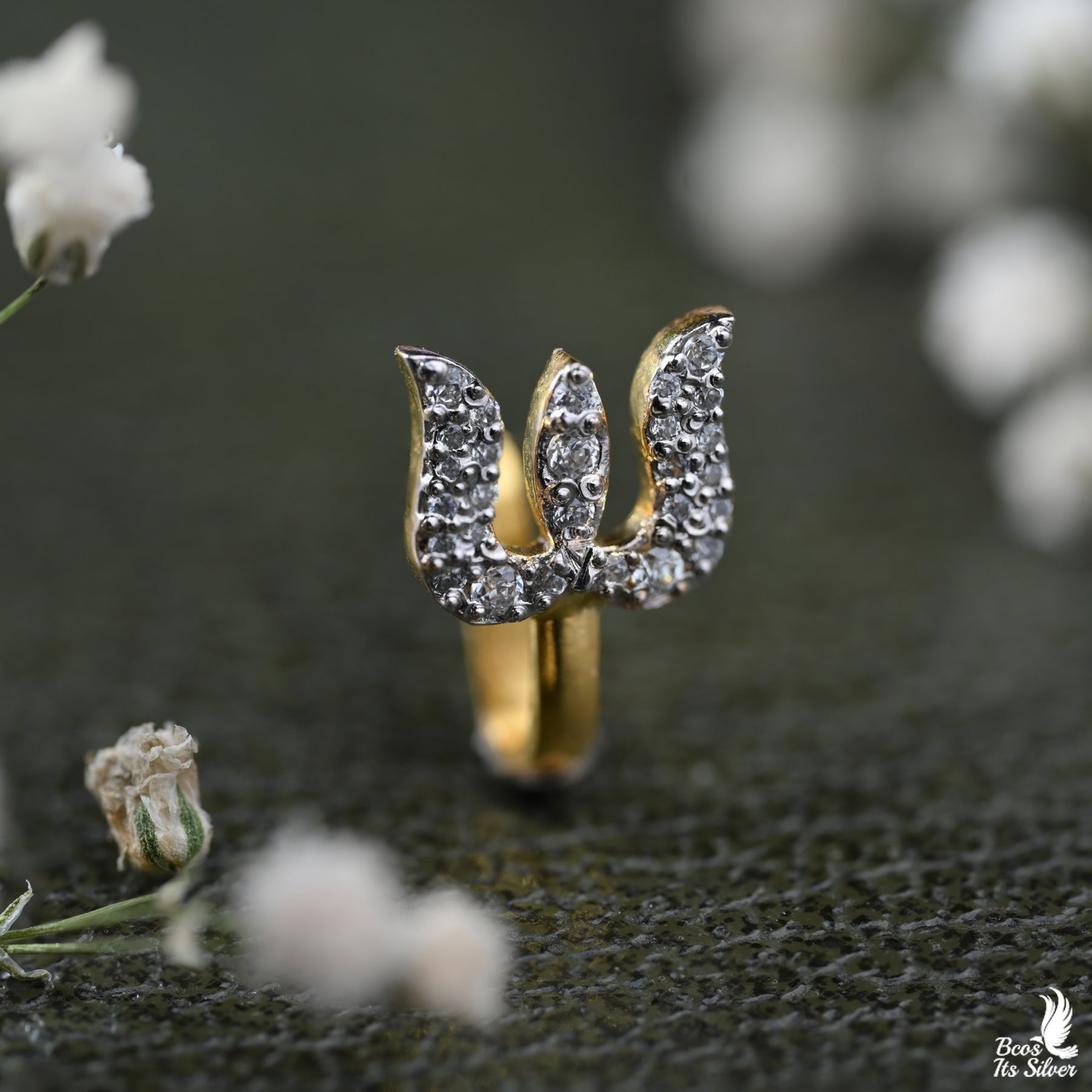 Theia Javle nosepin Press Type