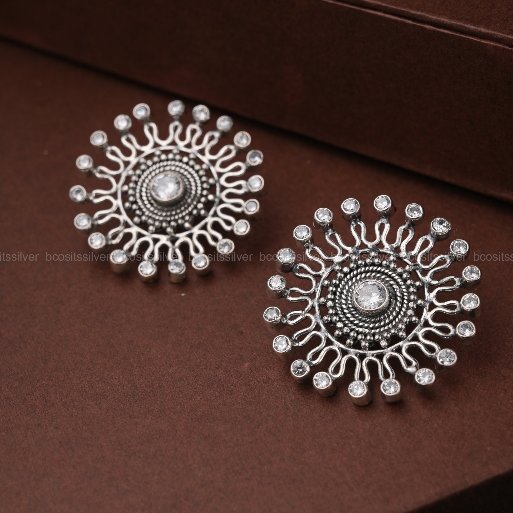 Oxidized Sanflower Earstud - 1711