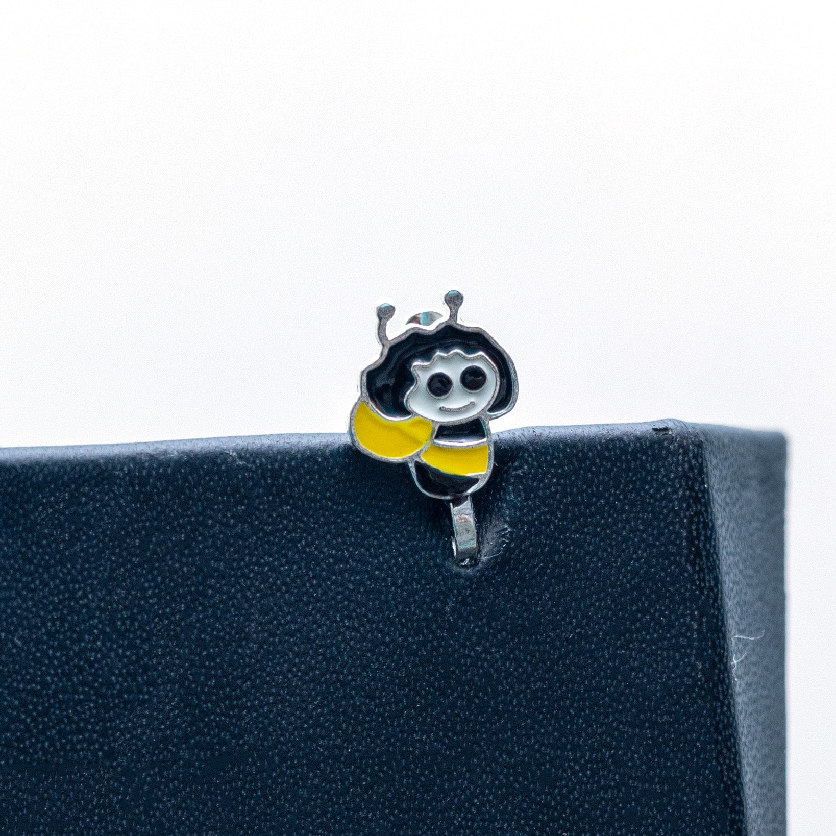 925 Silver Honeybee Ear stud-8962