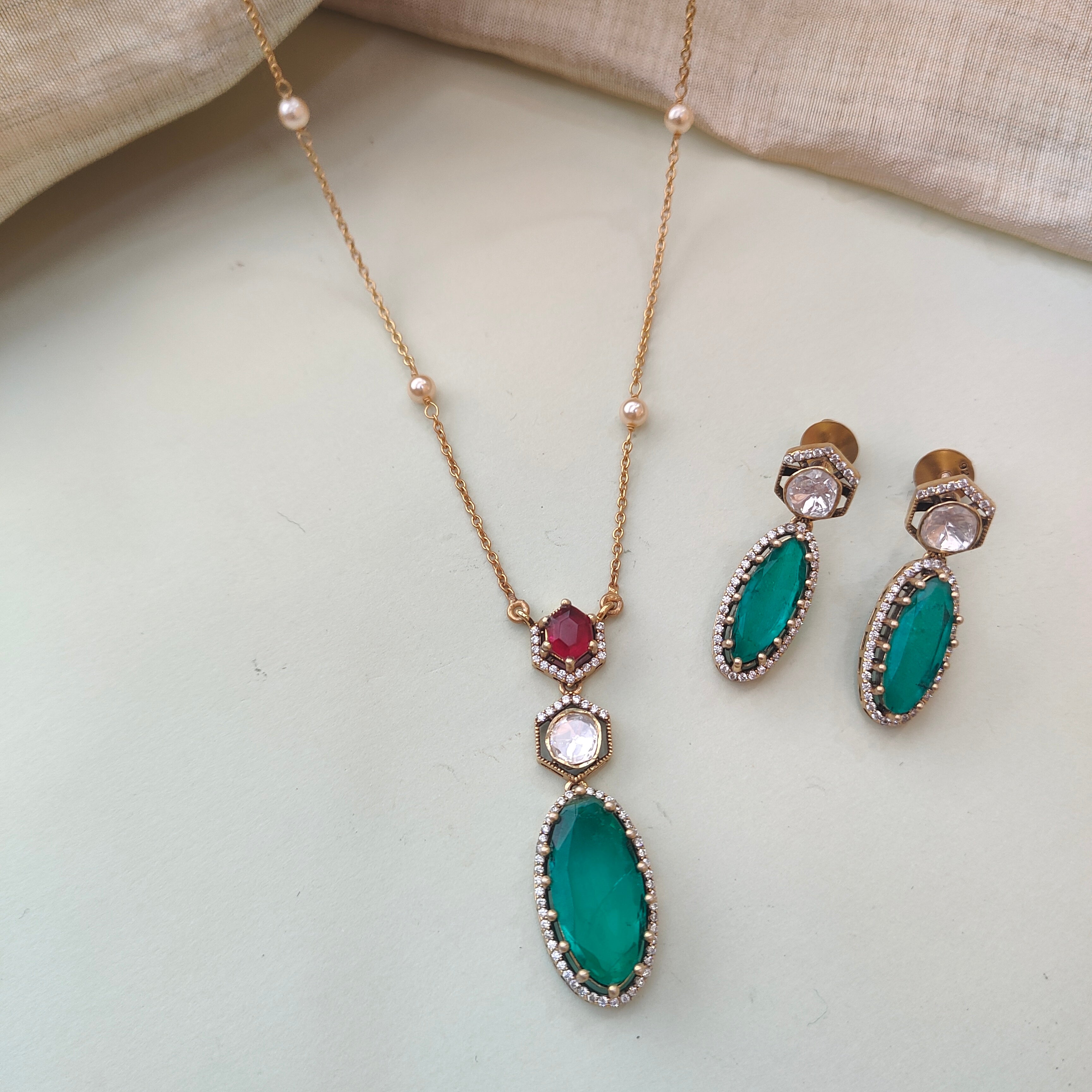 925 Silver Victorian Emerald Necklace With Earrings - 0157