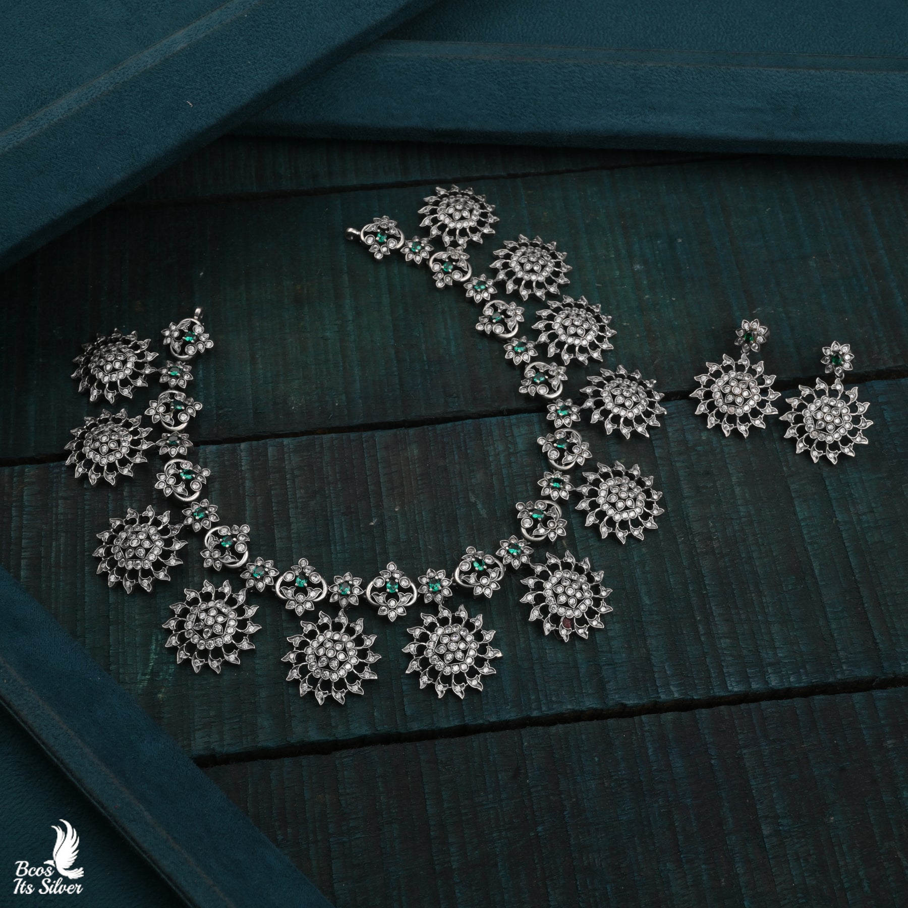 Oxidized Neckpiece - 4397