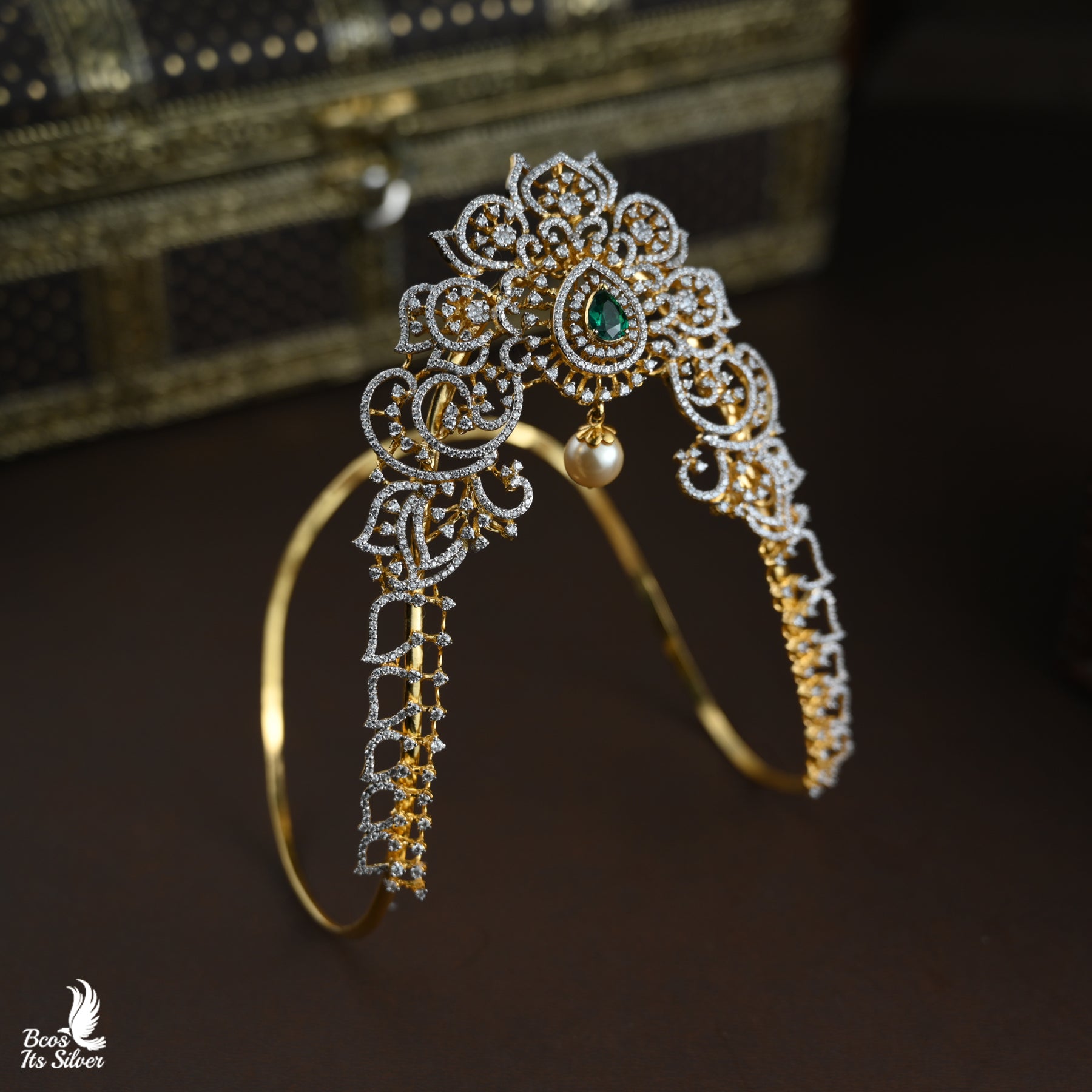 Theia Diamond Look Flower Vanki  - 5557