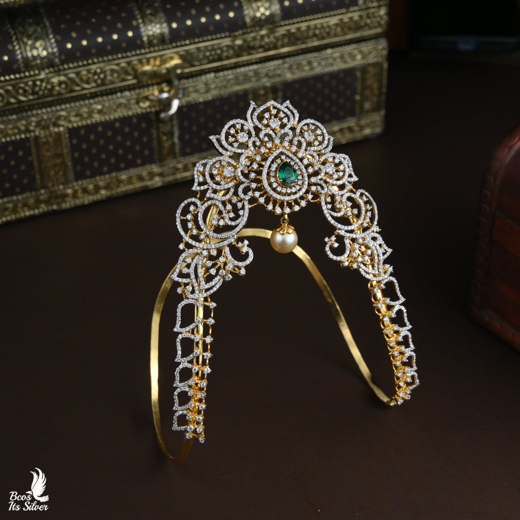 Theia Diamond Look Flower Vanki  - 5557
