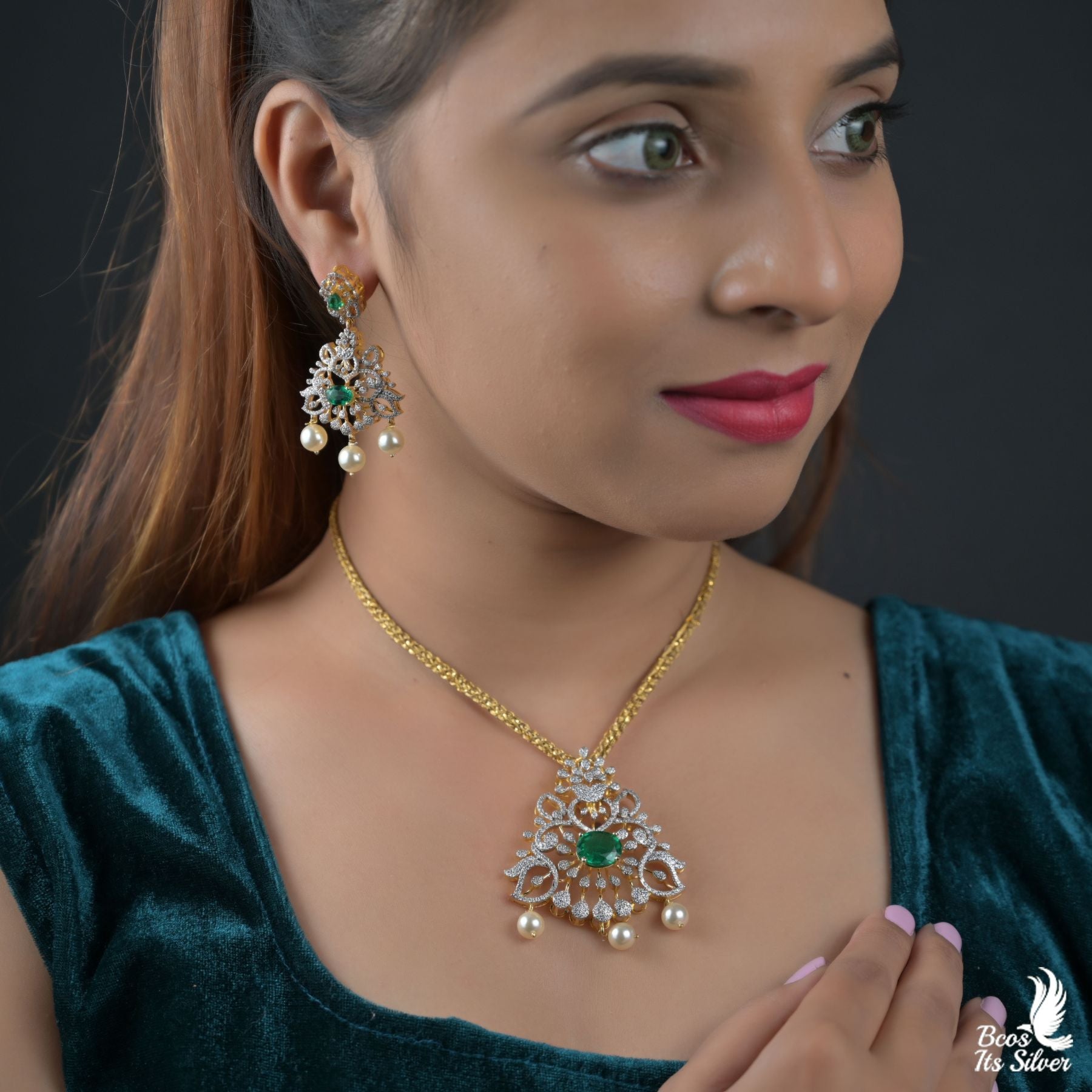 Theia Pendant with Earring - 8317