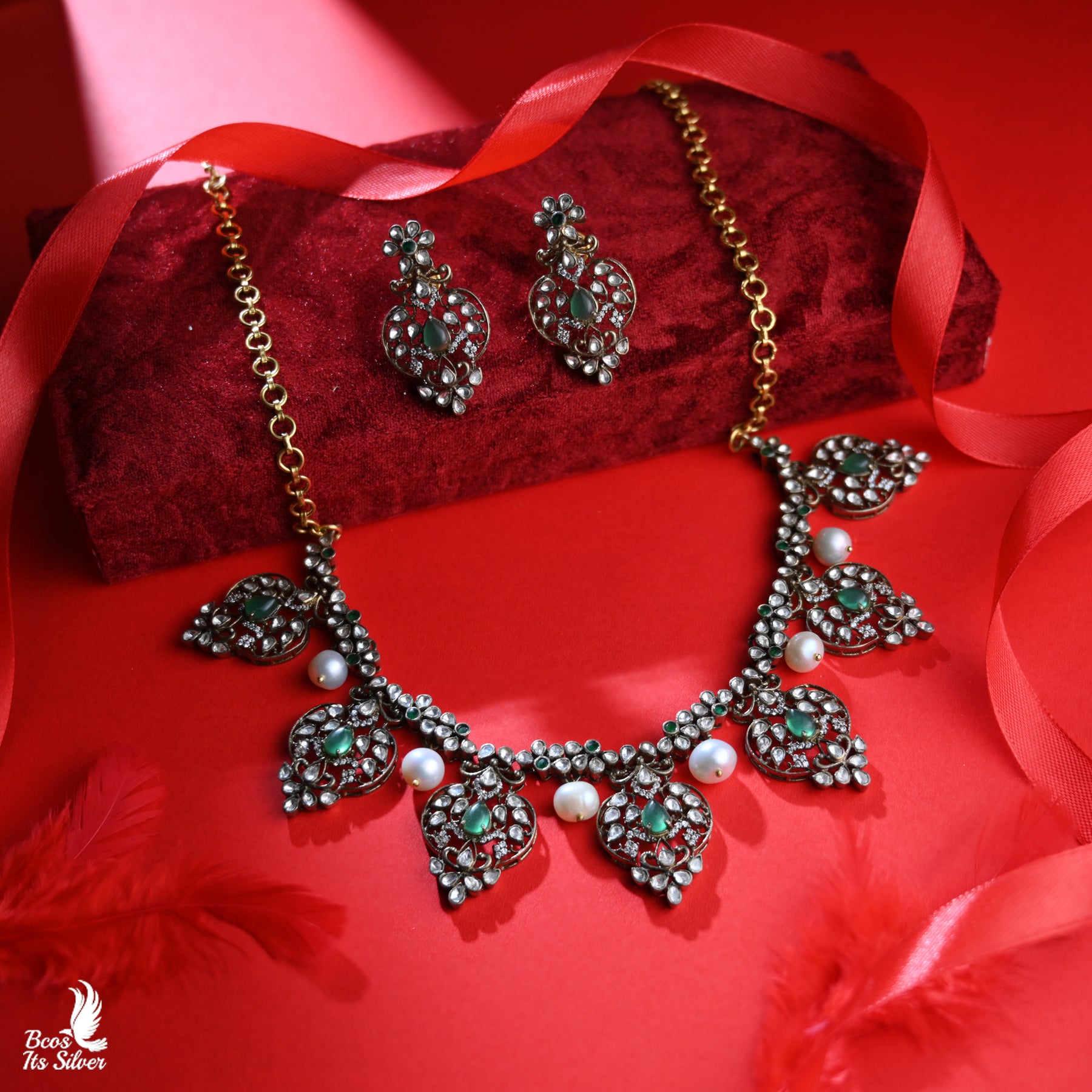 Victorian Neckpiece - 2842