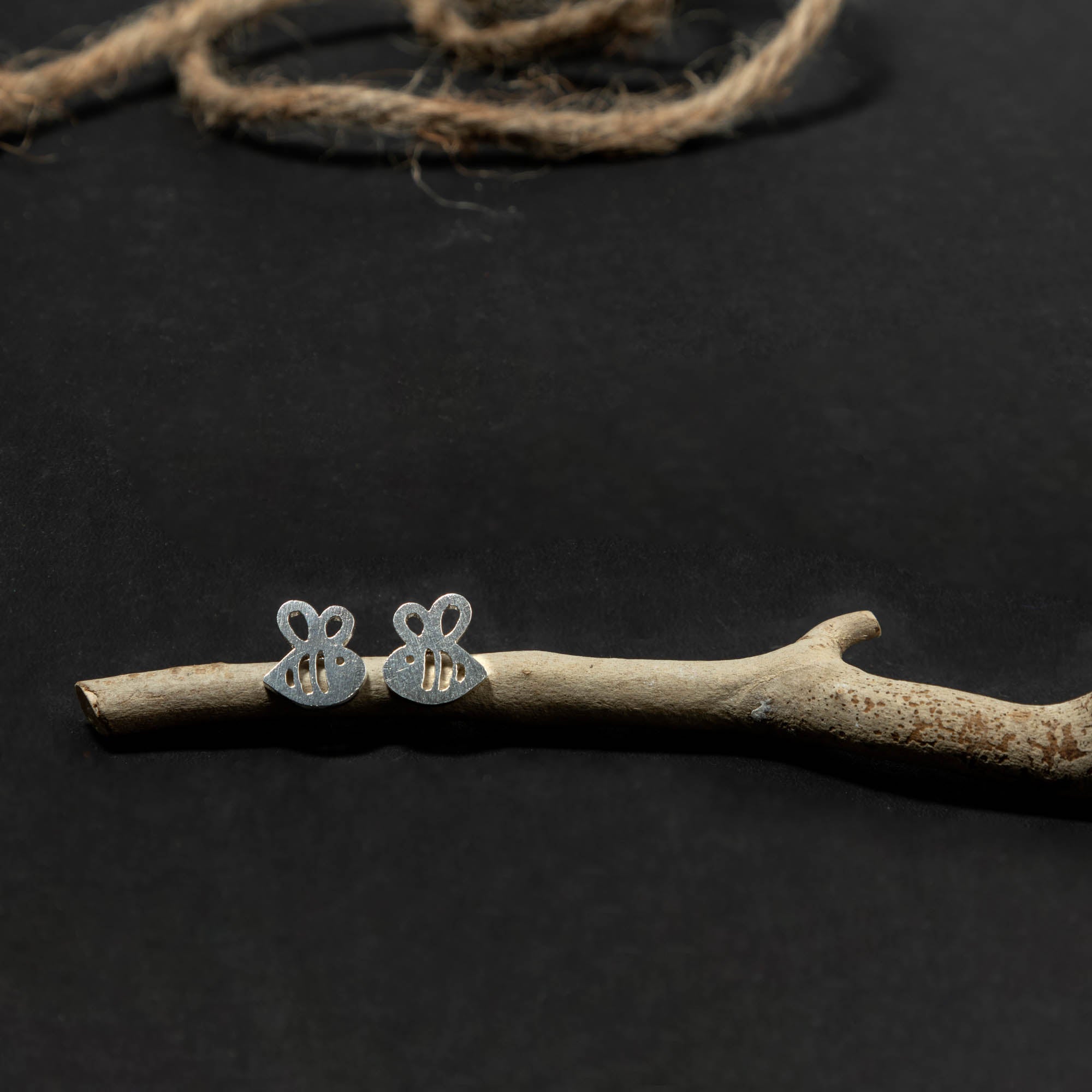 Honey Bee Earstud -1264