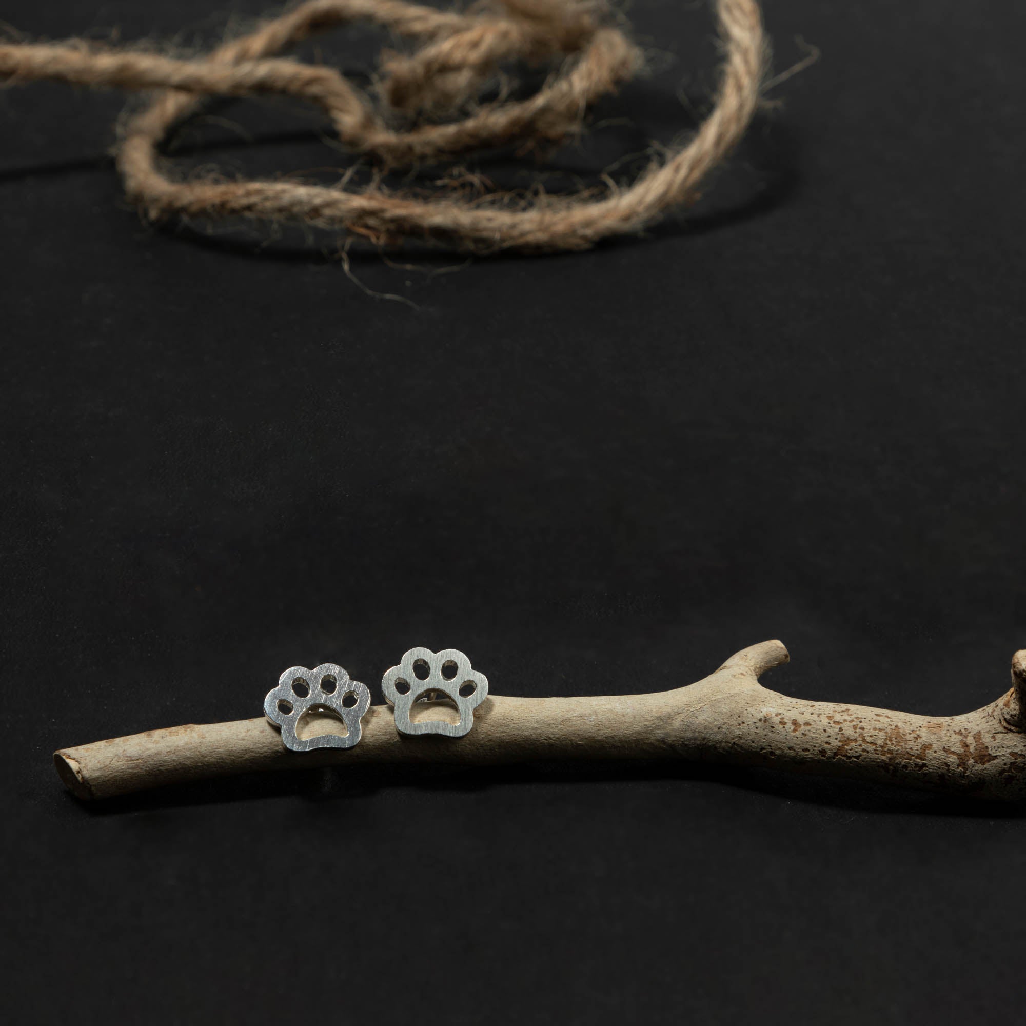 Paw  Earstud - 1265