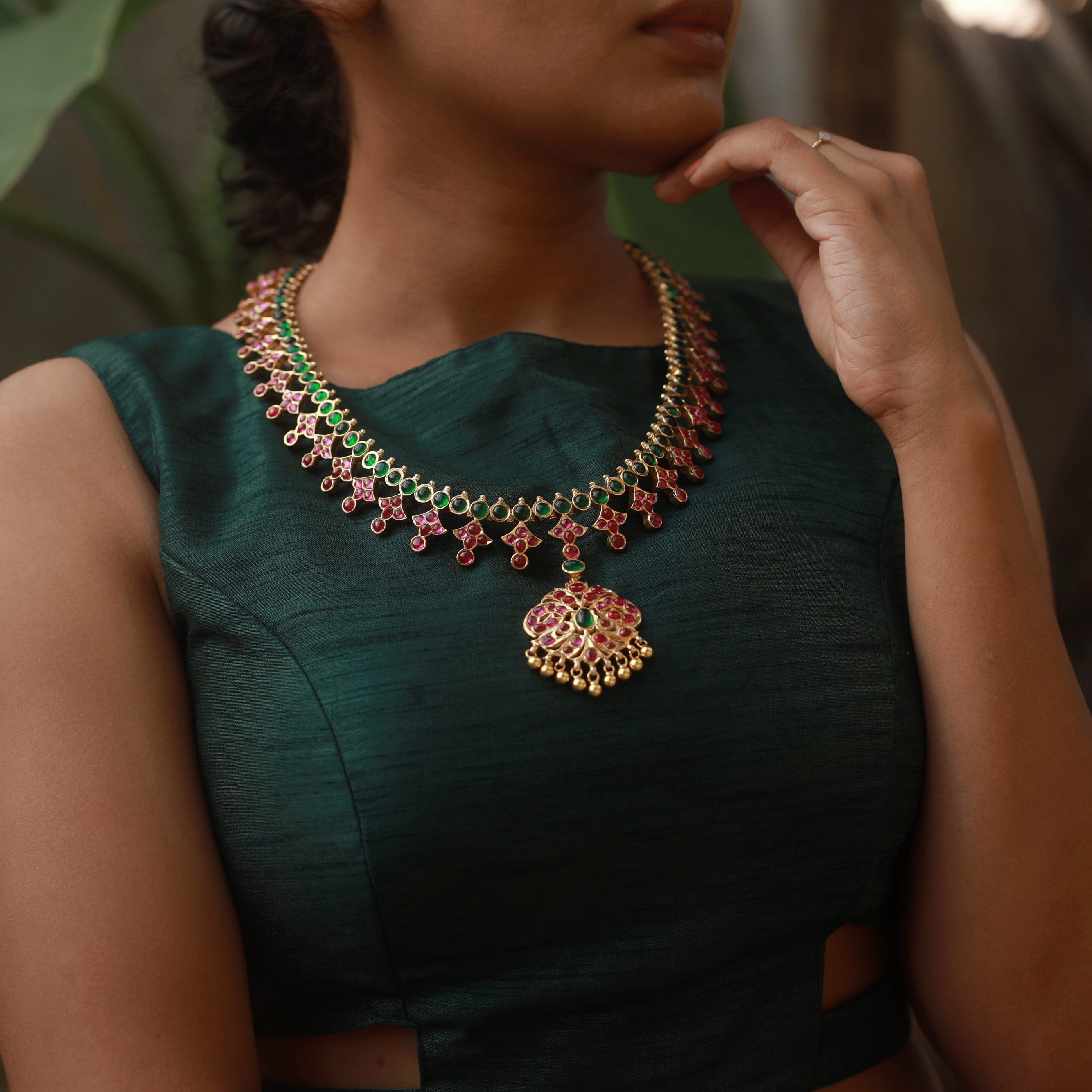 Traditional Close Settings Kundan Haram - 001